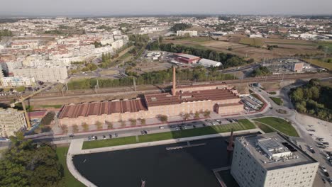 Altes-Fabrikgebäude-Am-Kai-In-Aveiro,-Portugal