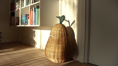 hermosa canasta de peras para interior de niños