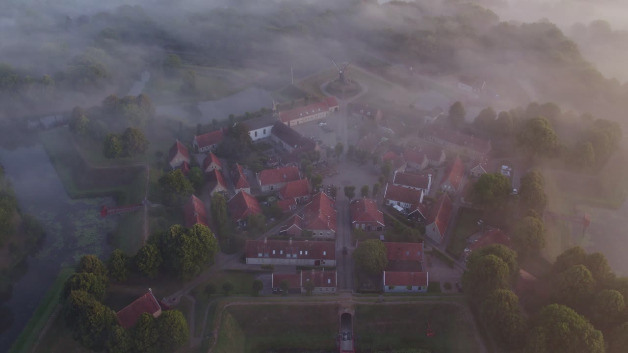 tomada aérea de una ciudad fortificada de bourtange en el este de groningen