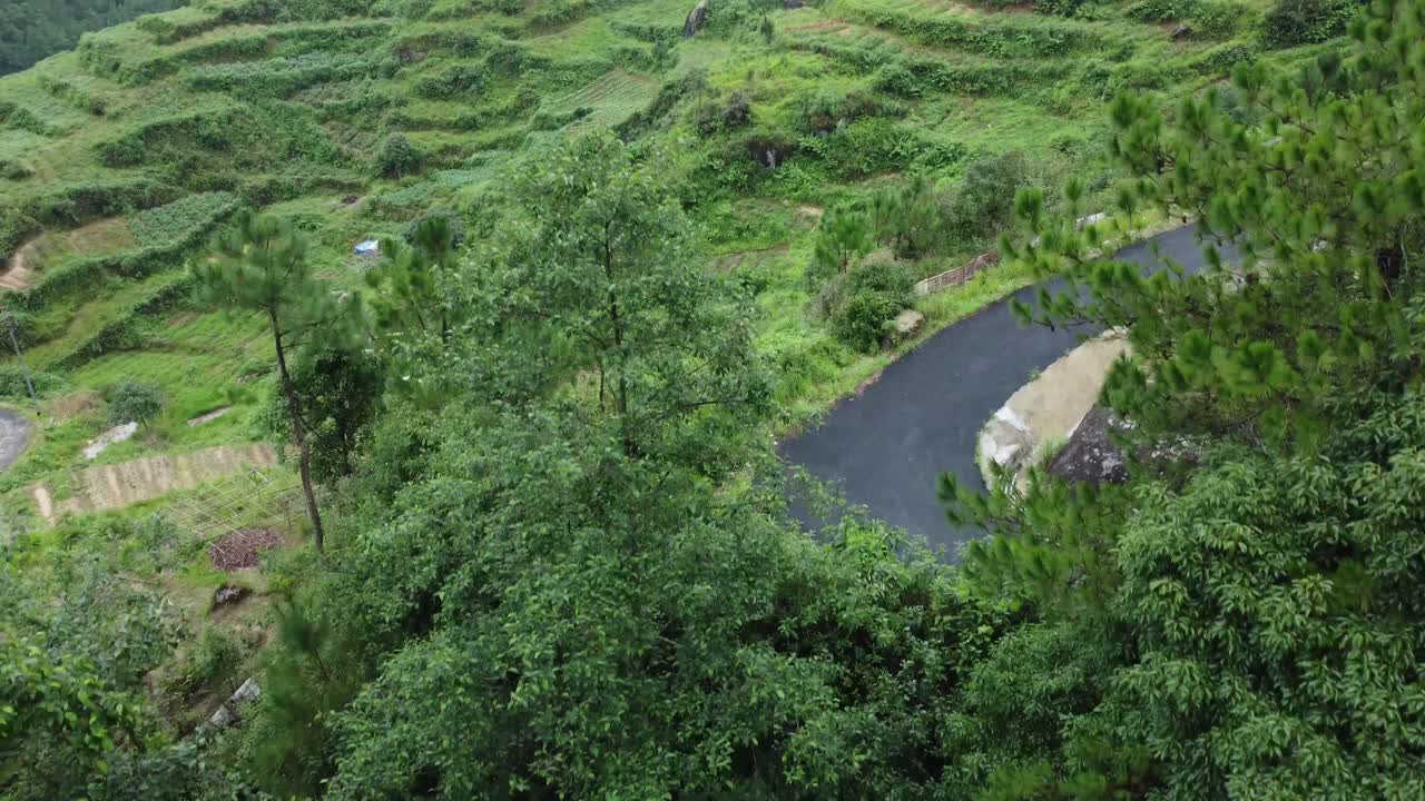 Drone video of Meghalaya's natural beauty.