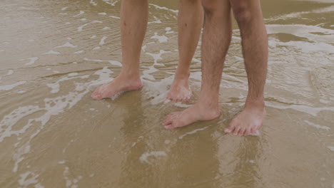 Couple-standing-at-the-shore