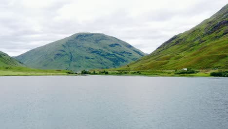 Aerial-Drone-Shot-of-Loch-Achtriochtan-in-Glen-Coe,-Scotland-04