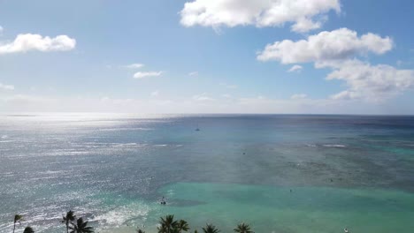 the gorgeous beaches of honolulu in hawaii