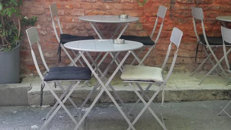 outdoor cafe seating
