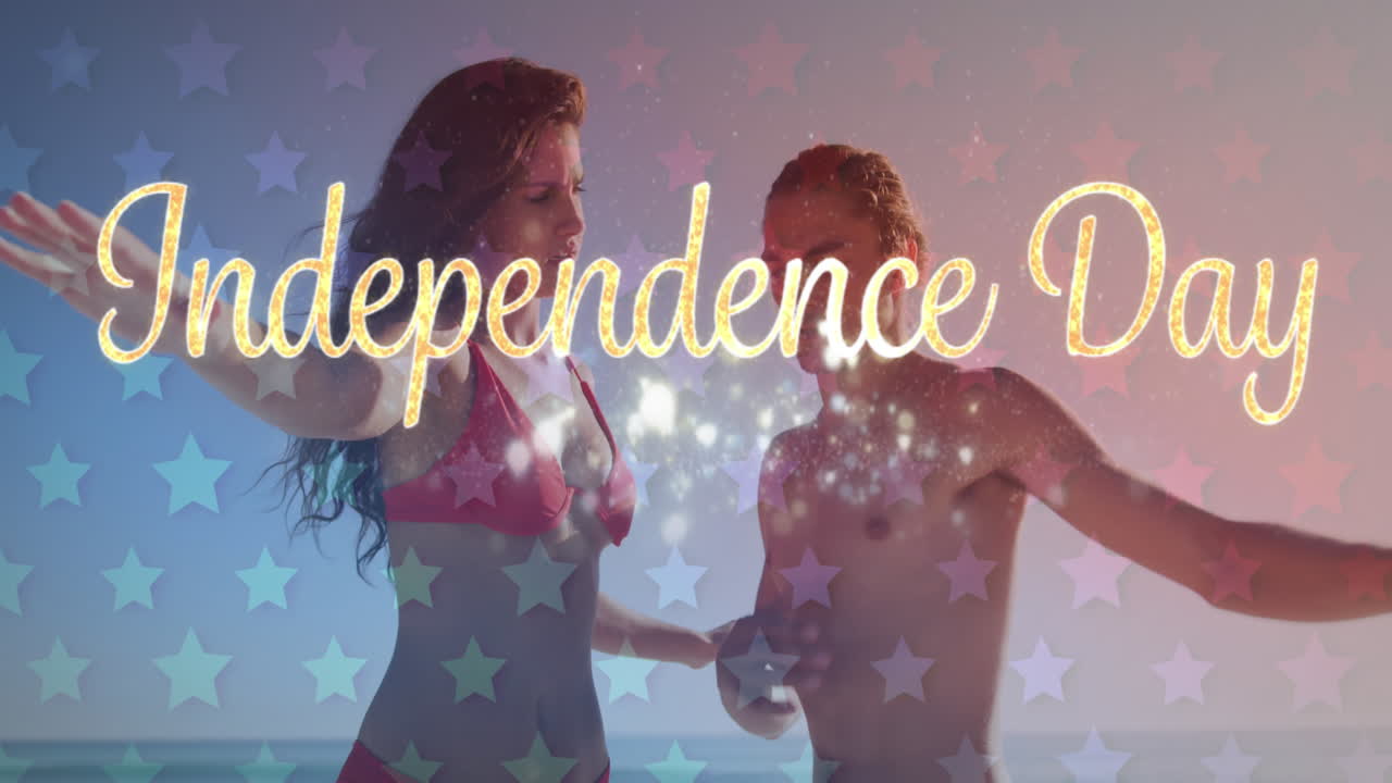 texto del día de la independencia sobre agitando la bandera estadounidense contra la vista de la playa vacía