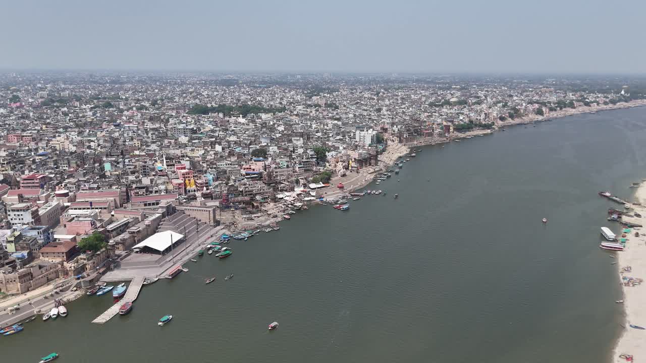Drone footage of boats docked near Varanasi’s sacred riverbanks.