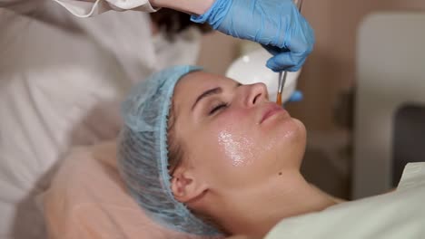 sesión de tratamiento facial