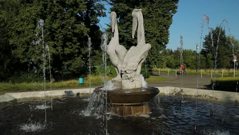disparo dinámico de cardán de fuente en el parque público