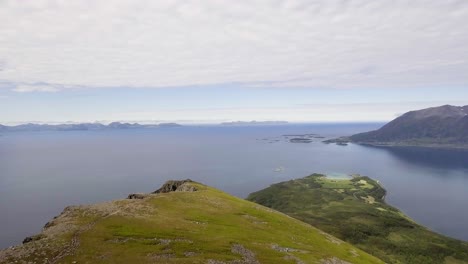 Antena-De-Montañas-Y-Fiordos-En-Noruega