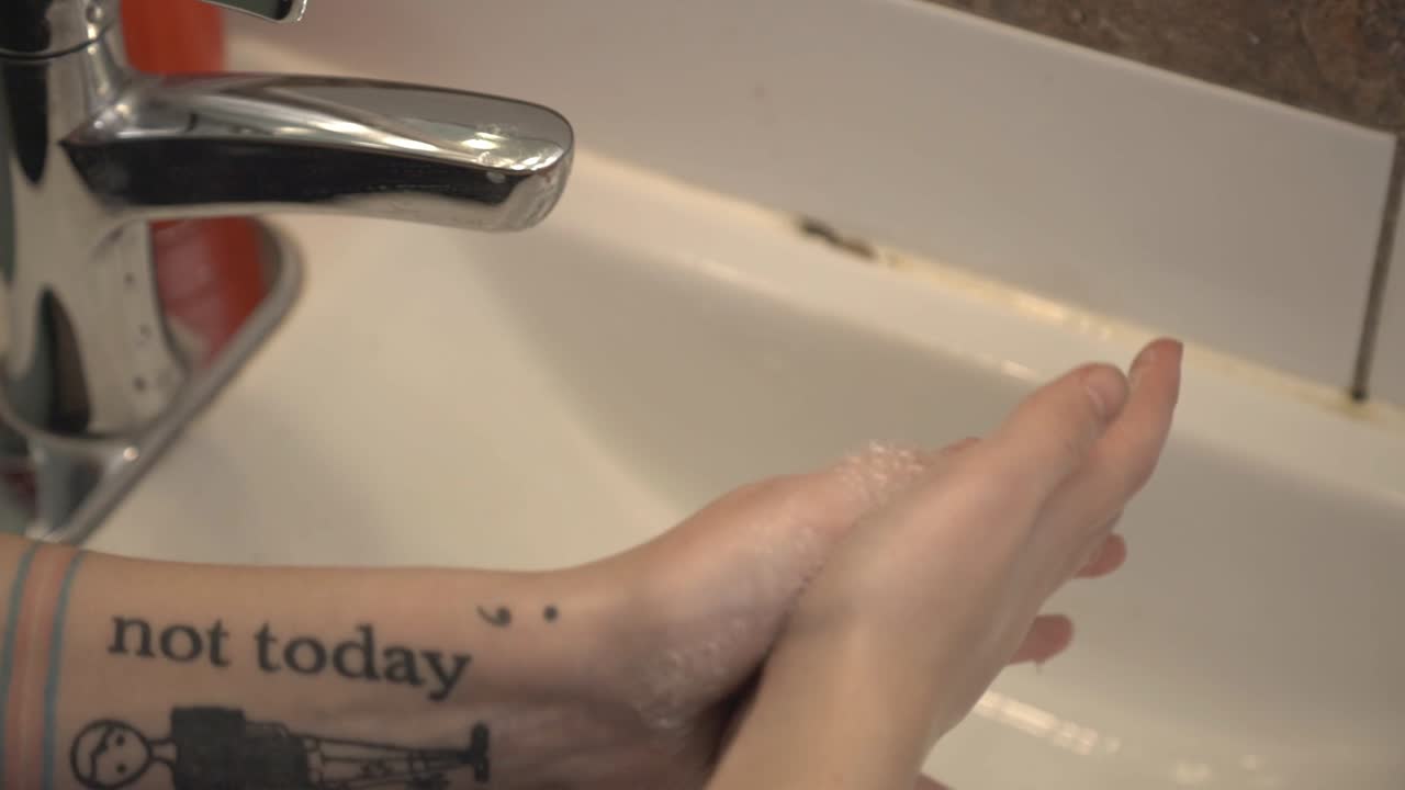 lavado de manos adecuado para eliminar gérmenes y virus no deseados - cerrar