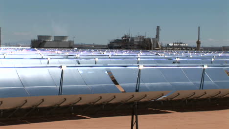 Solar-panels-reflect-in-the-sun-1