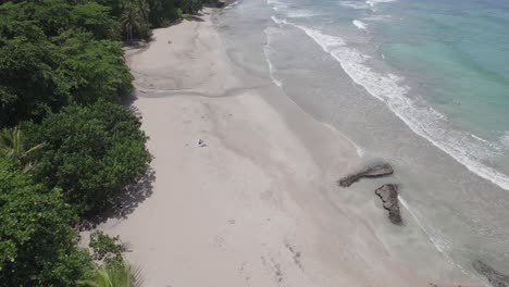 Lado-Caribe-De-La-Playa-De-Costa-Rica