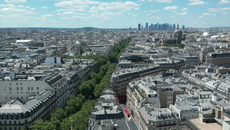 Printemps-Haussmann-Luxuseinkaufszentrum-Und-Stadtbild,-Paris