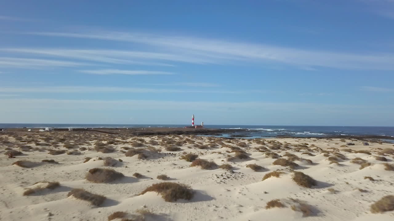 droneflight over dunes