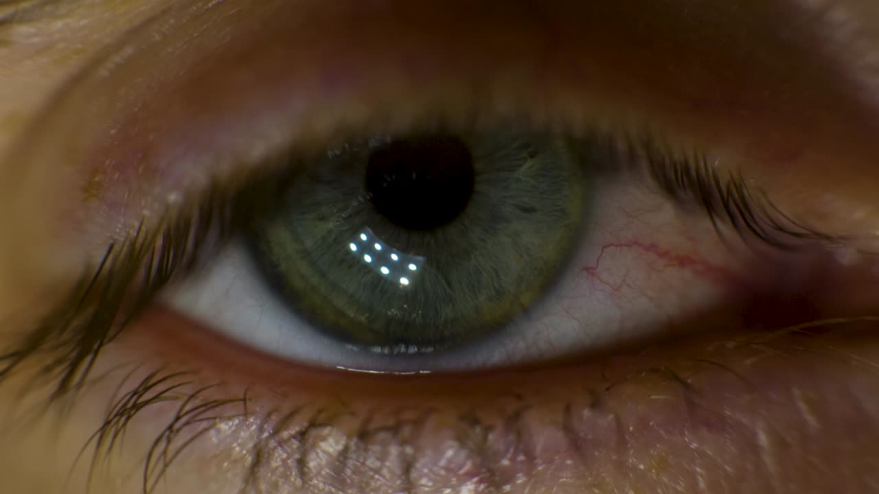 primer plano de un ojo humano