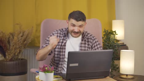 el hombre exitoso es feliz.