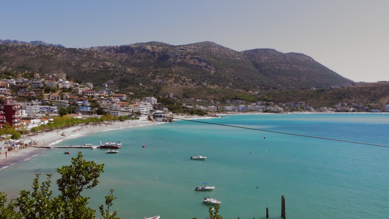 Himare, Arnavutluk'ta Muhteşem Bir Plaj Manzarası