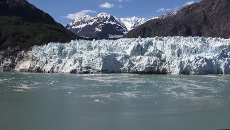 hermoso día soleado en el glaciar margerie en alaska