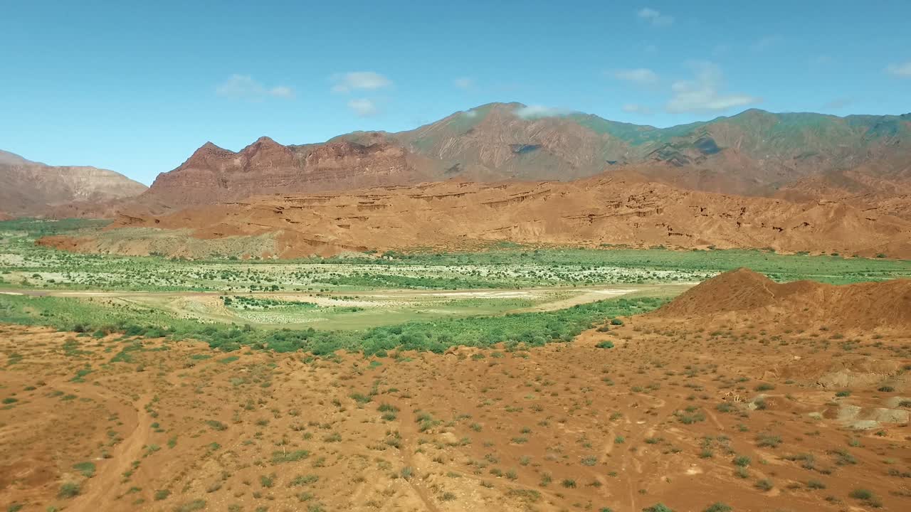 escena aerea con drones