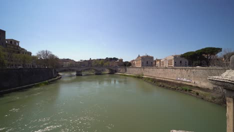 Tiber-river-in-Rome,-Italy