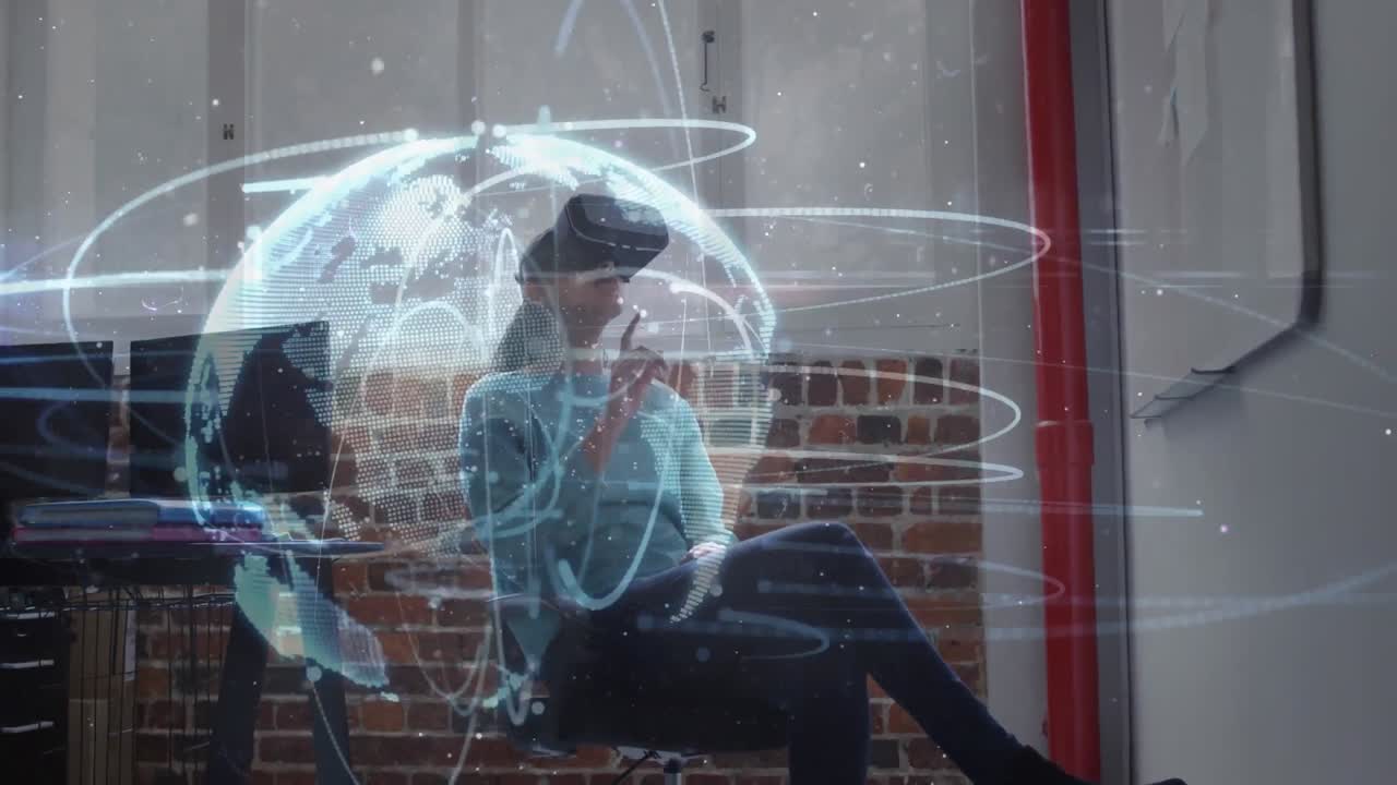 animación de red de conexiones y globo sobre mujer de negocios usando auriculares vr en la oficina
