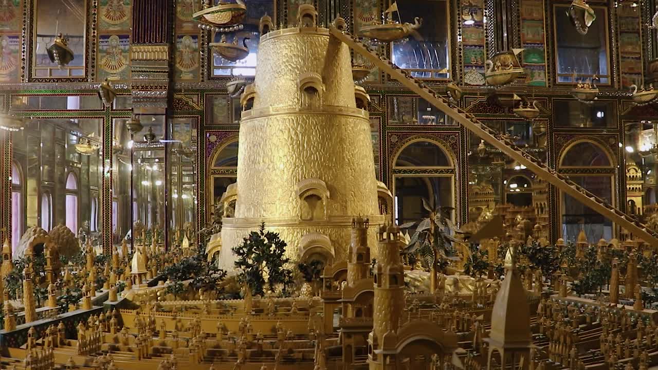 하늘의 미니어처 성스러운 황금 도시 다른 각도에서 비디오는 소니 지 키 나시아 자인 사원, 아지메르, 라자스탄, 인도에서 2023년 8월 19일에 촬영되었습니다.