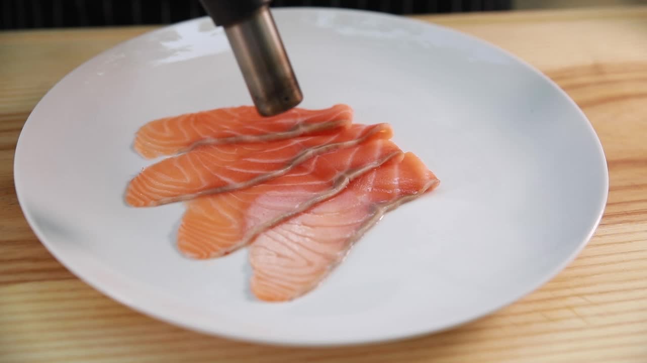 preparación de salmón ahumado