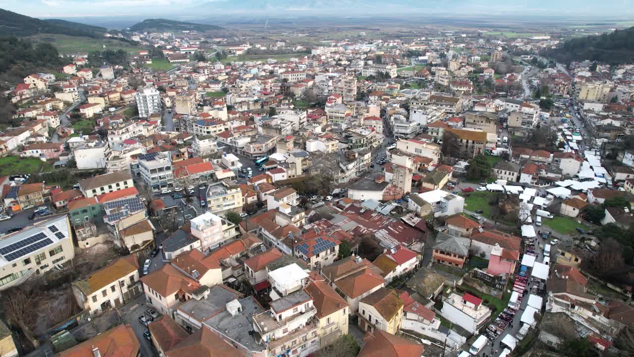 Eleftheroupoli Kavala Grecia, ripresa aerea in dolly, vista panoramica, regione di Paggaio.
