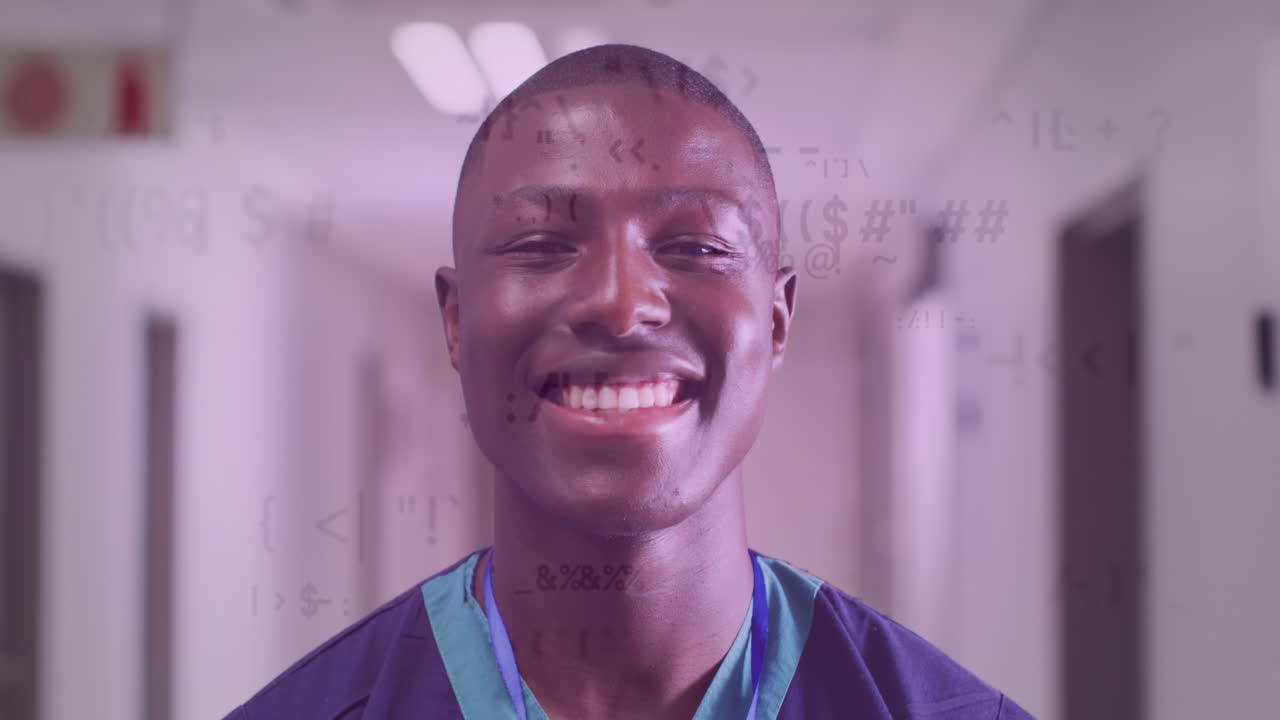 Animace zpracování dat nad usmívajícím se afroamerickým lékařem.