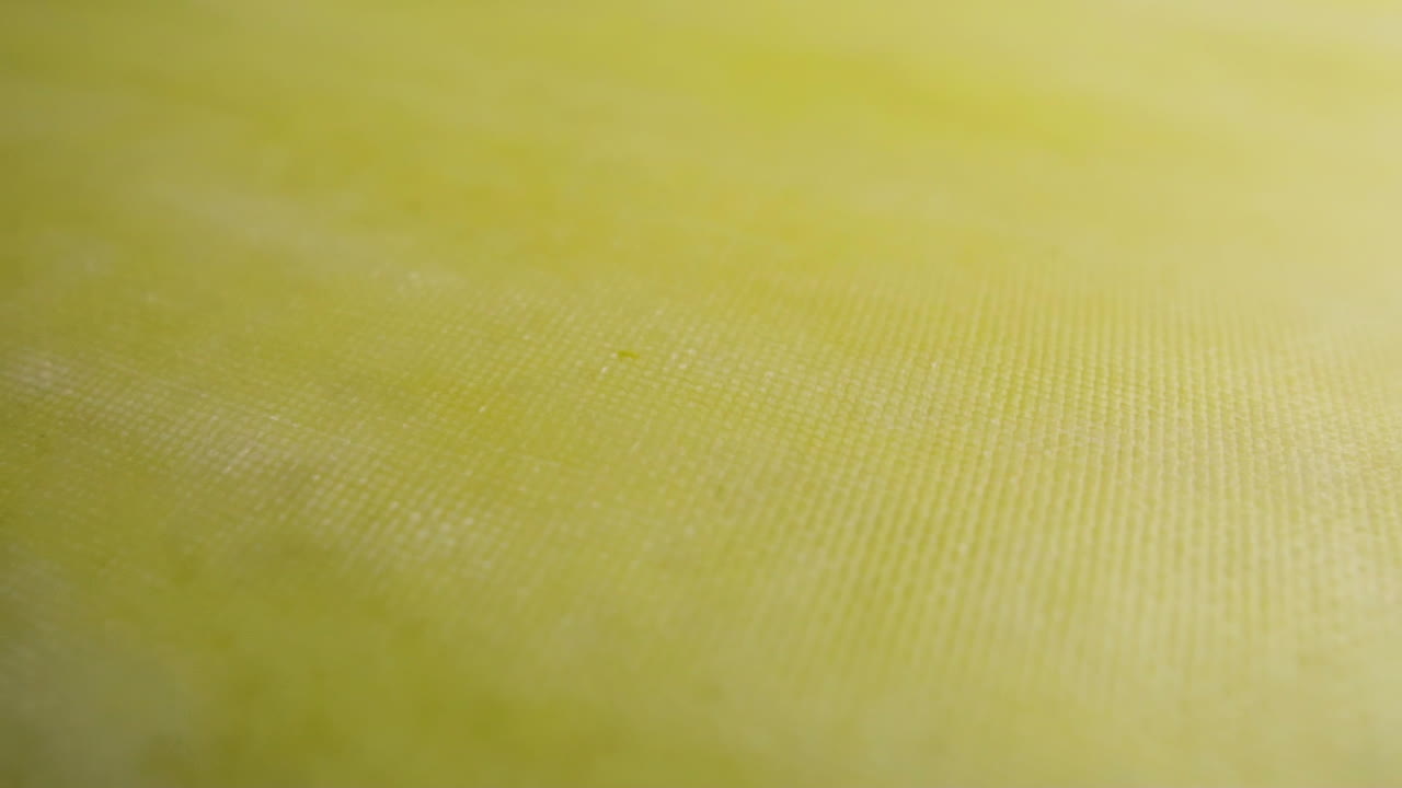 vista deslizante sobre la capa amarilla de resina epoxi