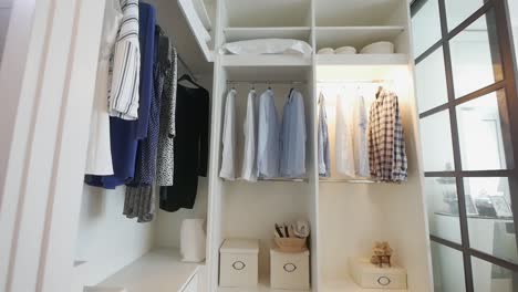 Minimalistic-Walk-In-Closet-Idea-Walkthrough