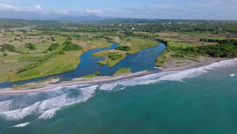 desembocadura del río nizao, san cristóbal en república dominicana