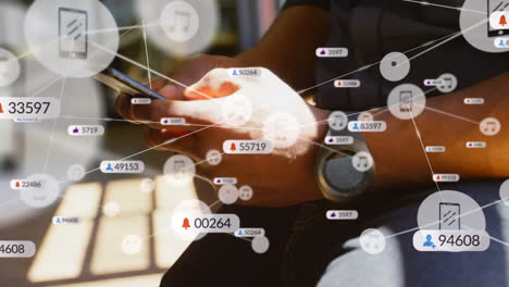 animación de la red de conexión con iconos sobre el hombre usando teléfono inteligente
