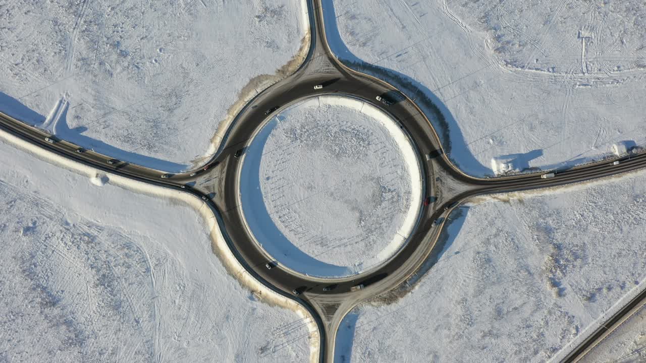 트래픽 서클 도로, 빛 겨울, 공중 드론 회전