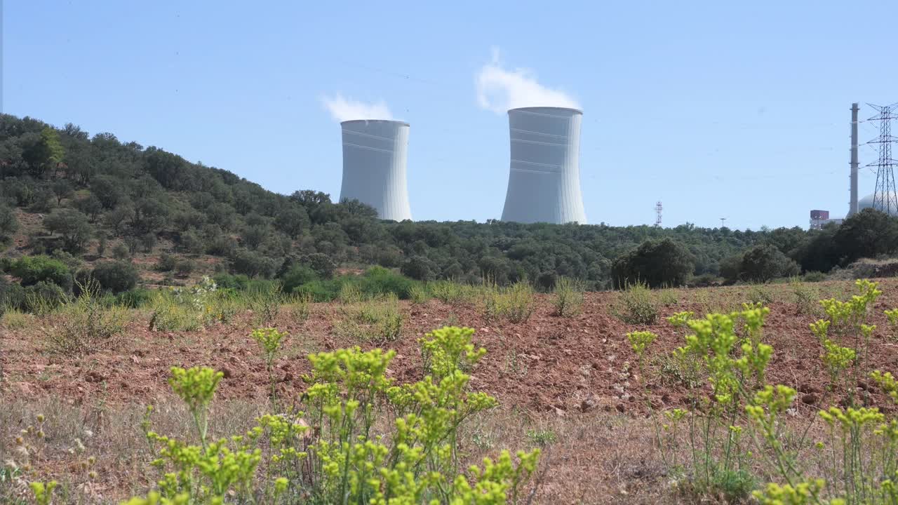 central nuclear de trillo situada cerca de la ciudad de trillo, en la provincia de guadalajara, españa