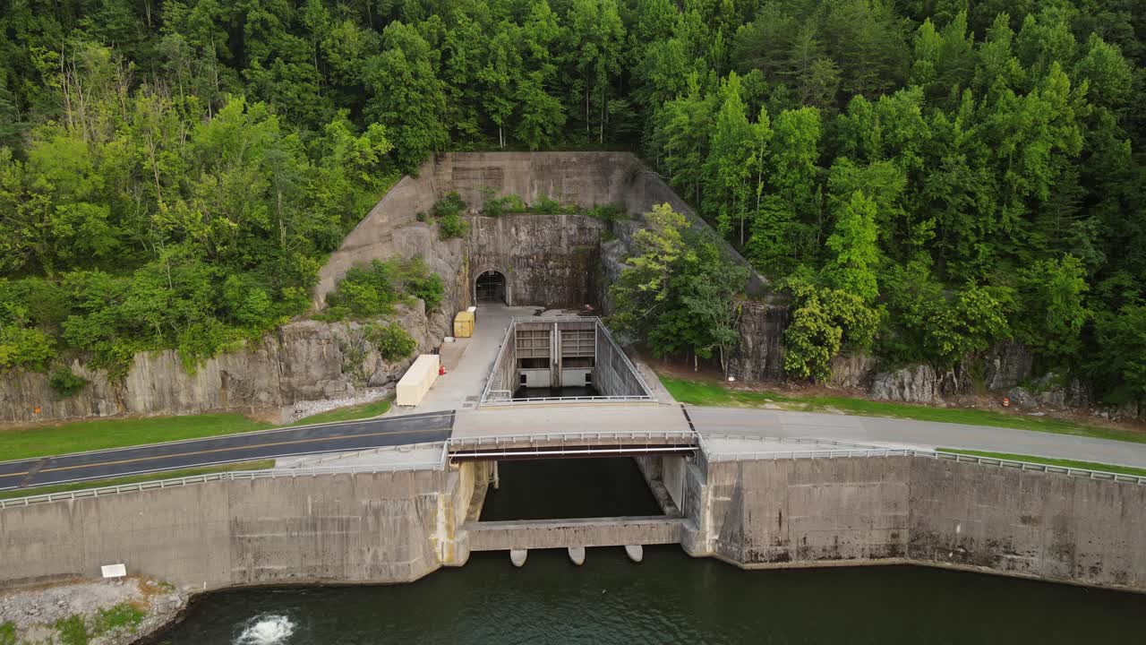 Pump Station Discharges into Raccoon Mountain Reservoir, Chattanooga Tennessee