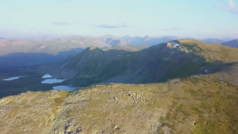 paisaje de montaña vista aérea