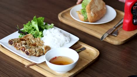 delicious vietnamese dishes served in hanoi