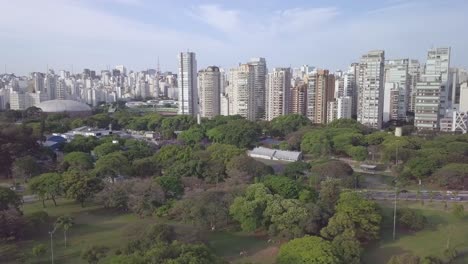 el hermoso horizonte de sao paulo en brasil, puesta de sol de verano - fotografía aérea