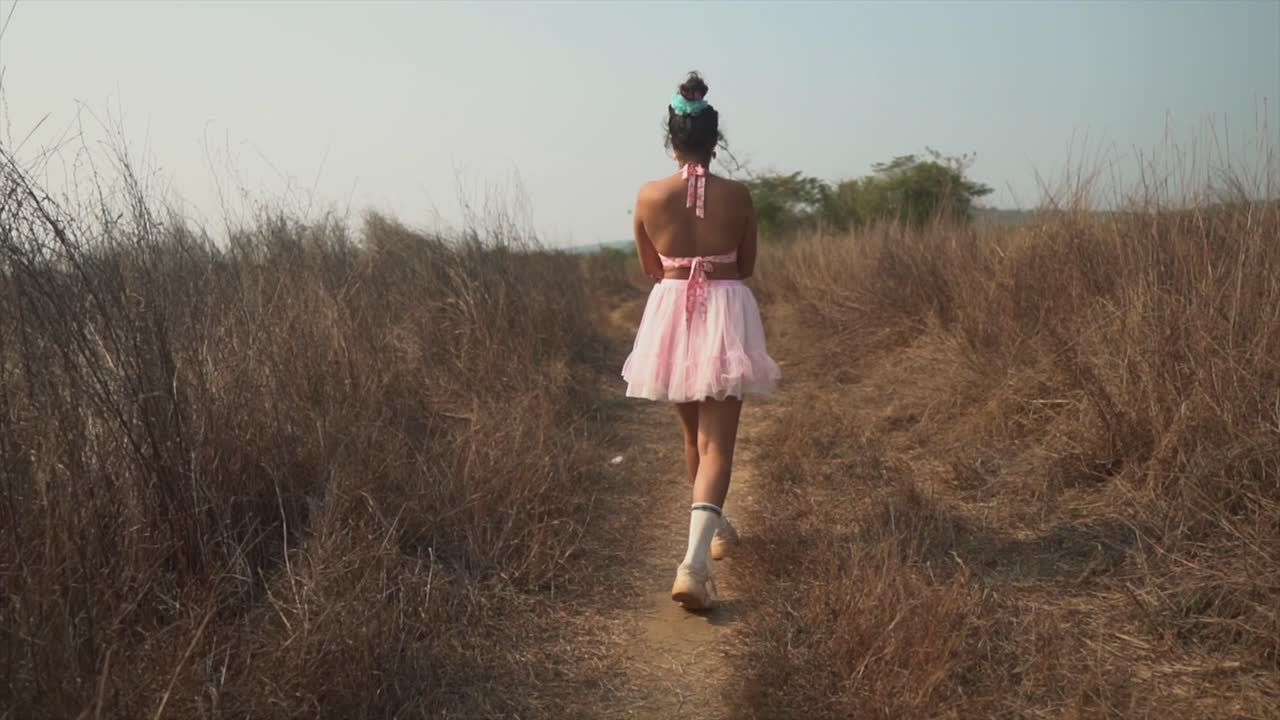 foto realmente genial de una mujer joven y atractiva