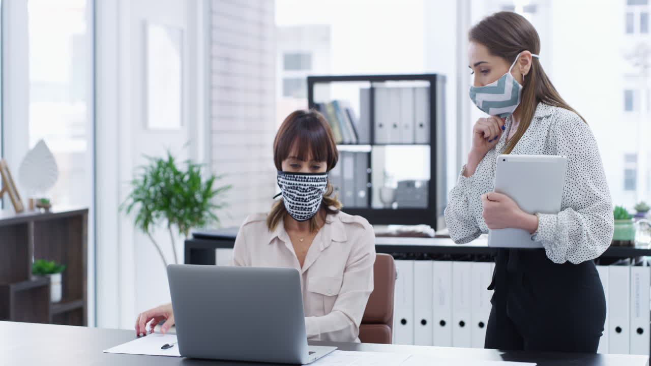 코로나바이러스 얼굴 마스크 교육 관리자