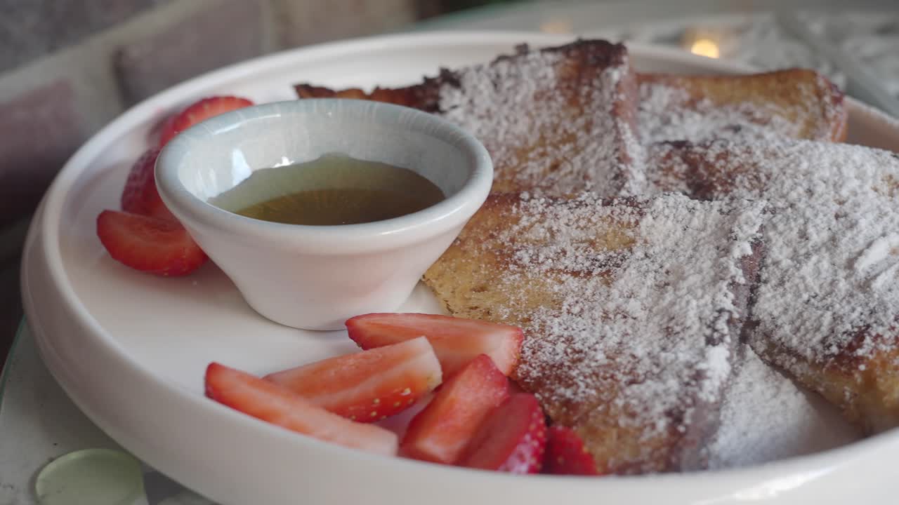French Toast with Strawberries and Honey