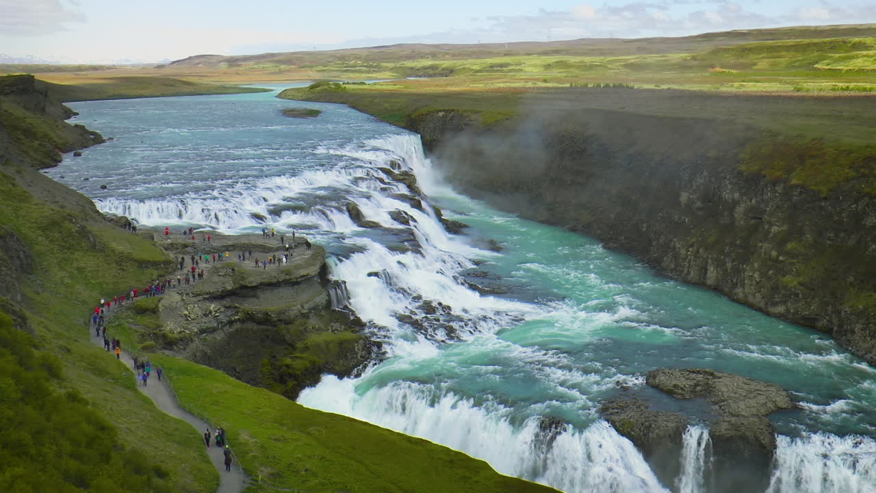 아이슬란드 남서부의 hvita 강의 협곡에 위치한 gullfoss - 폭포의 느린 영상