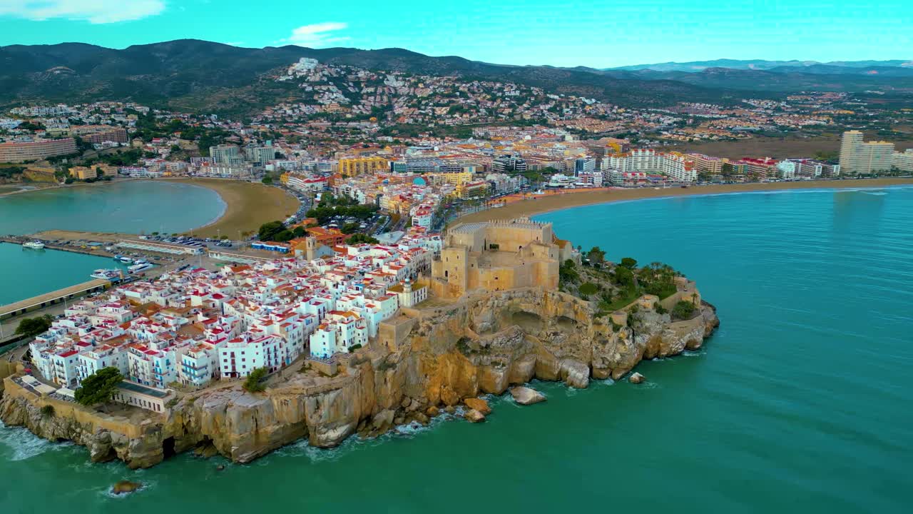 스페인과 포르투갈과 같은 서유럽 국가의 지중해 양식 건축