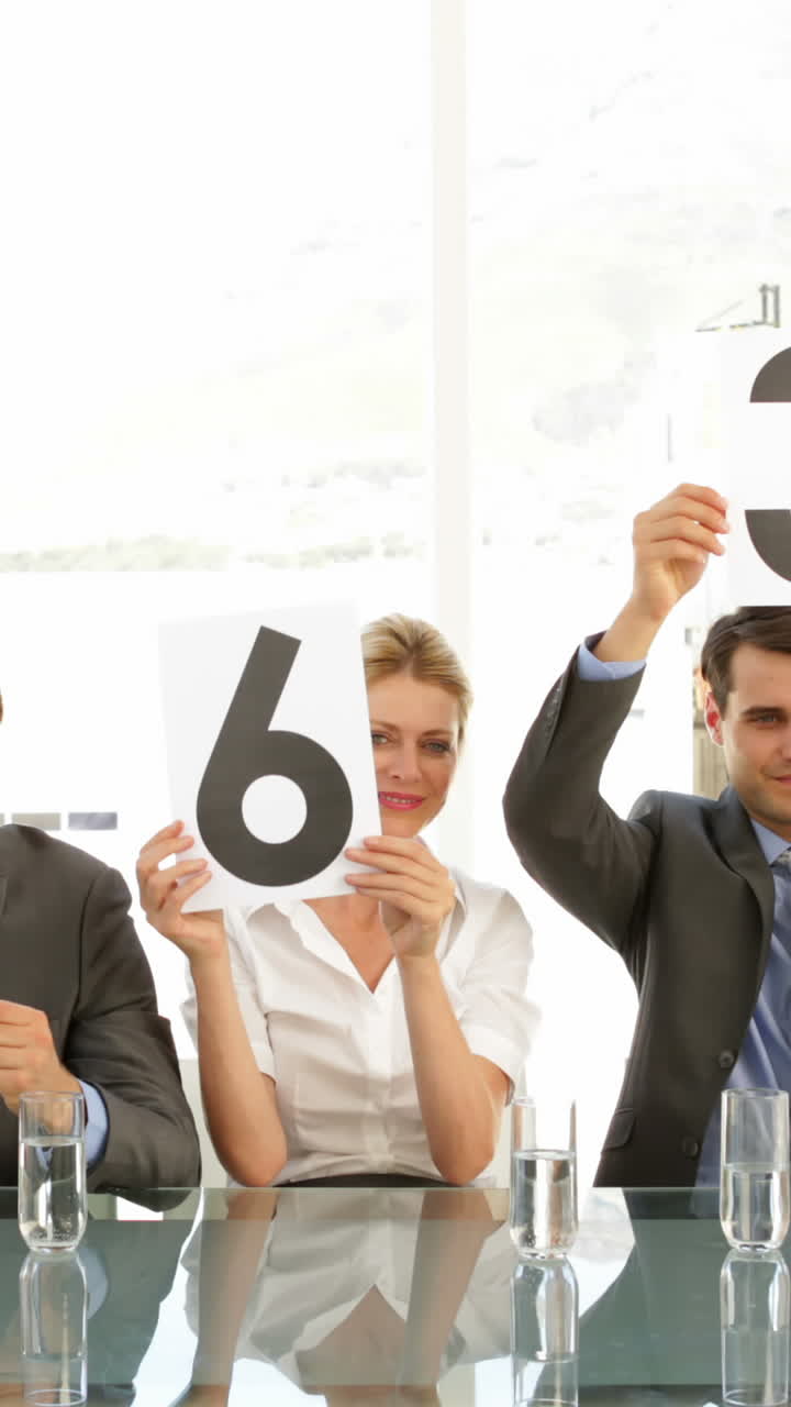 интервью-панель держит баллы