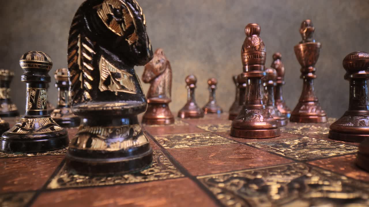 빈티지 체스 사이의 카메라의 비행. 슈퍼 매크로 클로즈업.