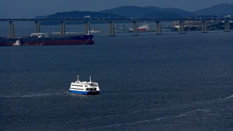 guanabara bay rio de janeiro 
rio niterói bridge