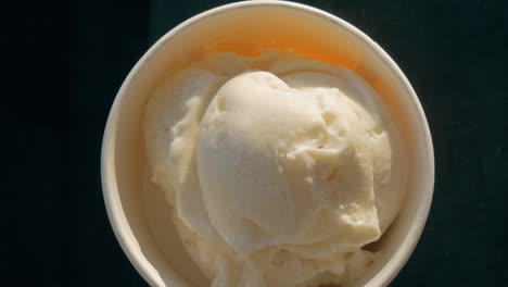 Apetitoso-Helado-De-Crema-De-Vainilla.