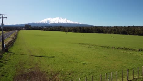 monte ruapehu drone disparado desde una granja en nueva zelanda