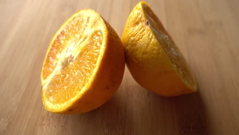 textura de frutas de naranja en rodajas en fondo giratorio